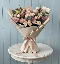 Букет цветов из:  Розы и Лизиантусы в Жерновце