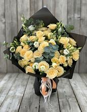 Букет цветов из:  Розы и Лизиантусы в Жерновце