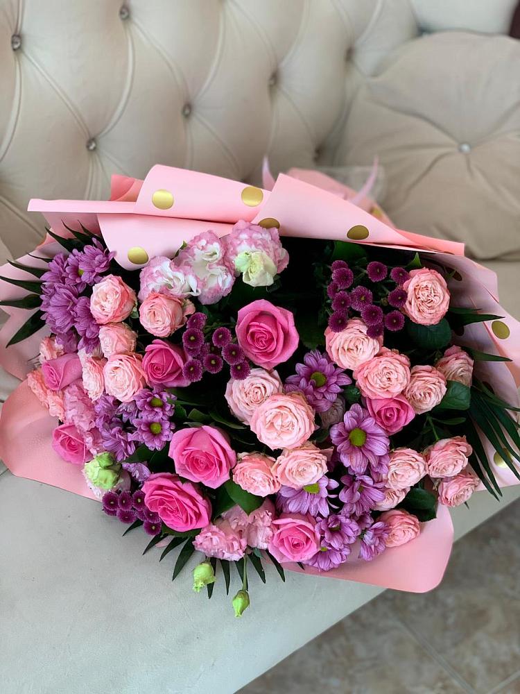 Букет цветов из: Хризантемы, Розы и Лизиантусы в Жерновце