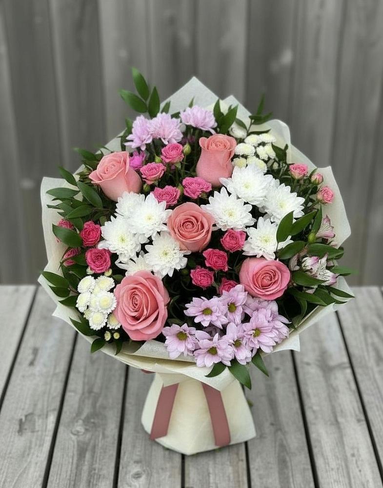 Букет цветов из: Альстромерии, Гвоздики, Розы и Хризантемы в Жерновце