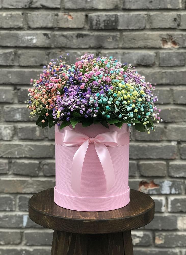 Цветочная композиция из Гипсофила и Розы в шляпной коробке в Жерновце