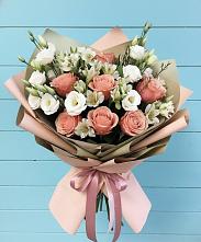 Букет цветов из:  Розы, Альстромерии и Лизиантусы в Жерновце