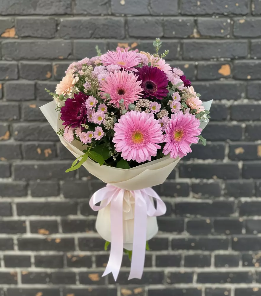 Букет цветов из: Герберы и Хризантемы в Жерновце