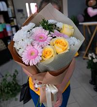 Букет цветов из:  Герберы, Розы и Хризантемы в Жерновце