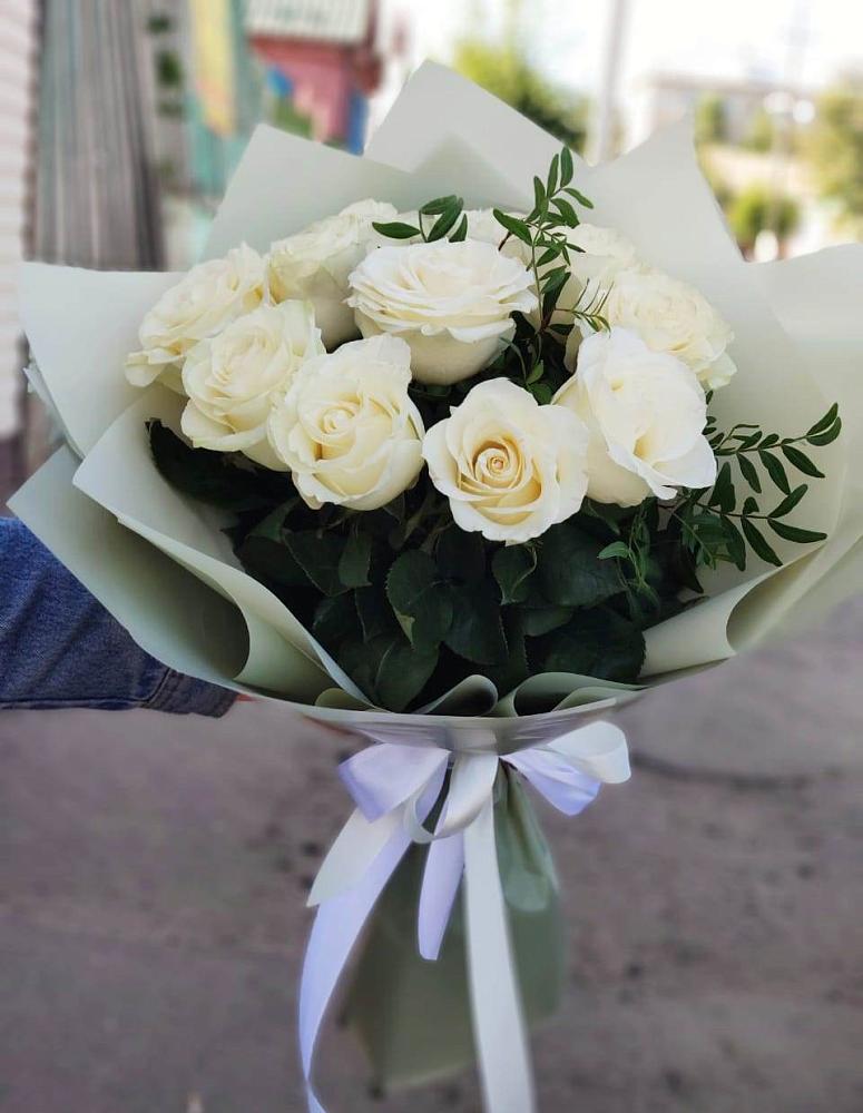 Букет Белые розы Проуд в Жерновце