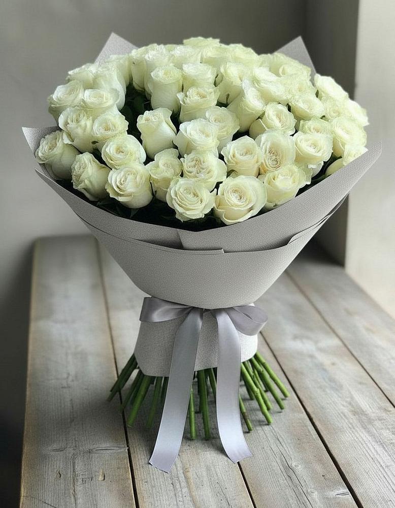 Букет 35 Белых роз в Жерновце