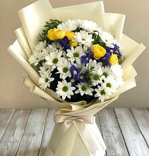 Букет цветов из:  Ирисы, Хризантемы и Розы #REPLACE_PRED# Жерновце