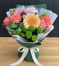Букет цветов из:  Гвоздики, Розы, Герберы и Хризантемы в Жерновце