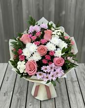 Букет цветов из:  Альстромерии, Гвоздики, Розы и Хризантемы в Жерновце