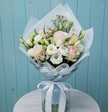 Букет цветов из:  Розы и Лизиантусы в Жерновце