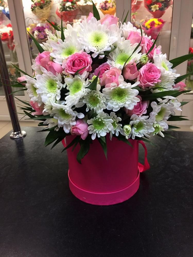 Цветочная композиция из Розы и Хризантемы в шляпной коробке в Жерновце