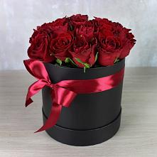 Цветочная композиция из Розы в шляпной коробке в Жерновце