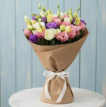 Букет цветов из:  Лизиантусы в Жерновце