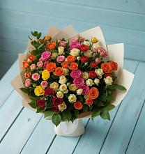 Букет Микс из разноцветных кустовых роз в Жерновце