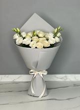 Букет цветов из:  Розы и Лизиантусы в Жерновце